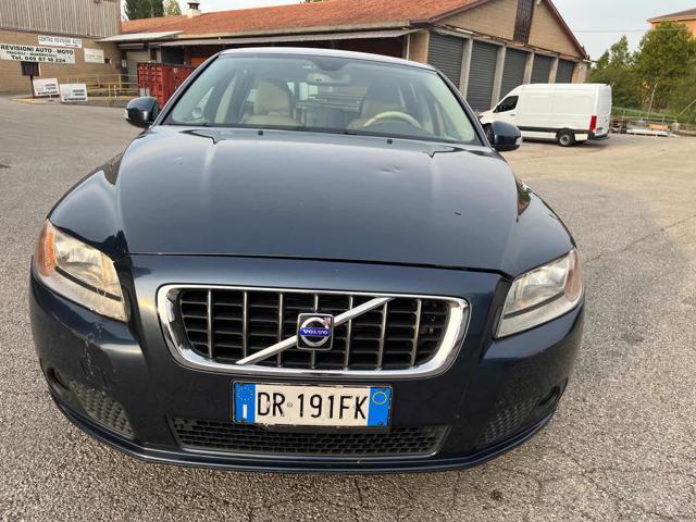 VOLVO V70 2.4 D5 AWD Summum