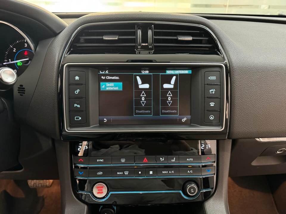 Jaguar F-Pace 2.0 D 180 CV AWD