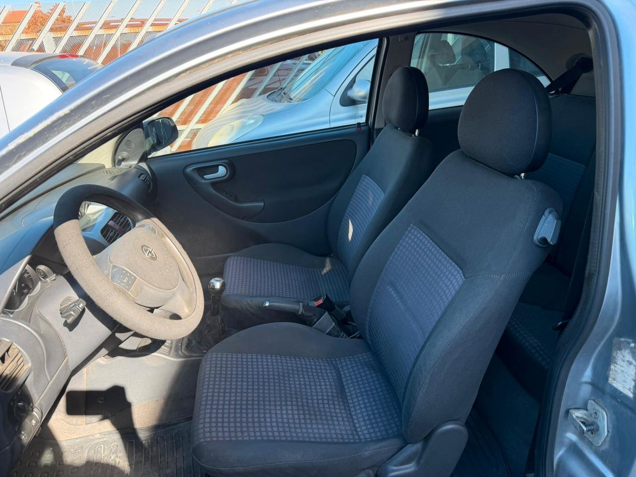 Opel Corsa 1.2i 16V cat 3 porte Silverline