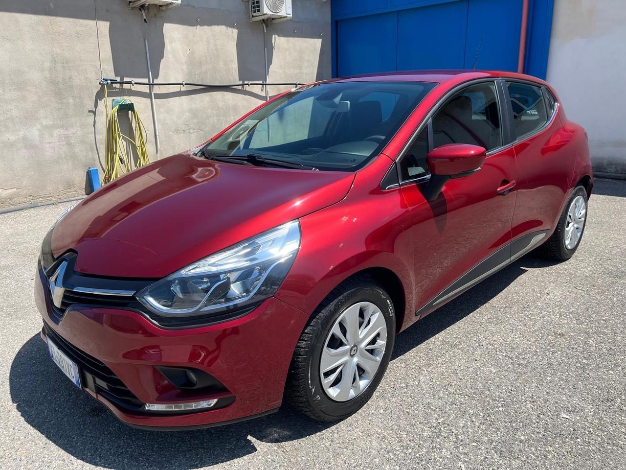 Renault clio 5P-900 tce-full-km 75000-2017