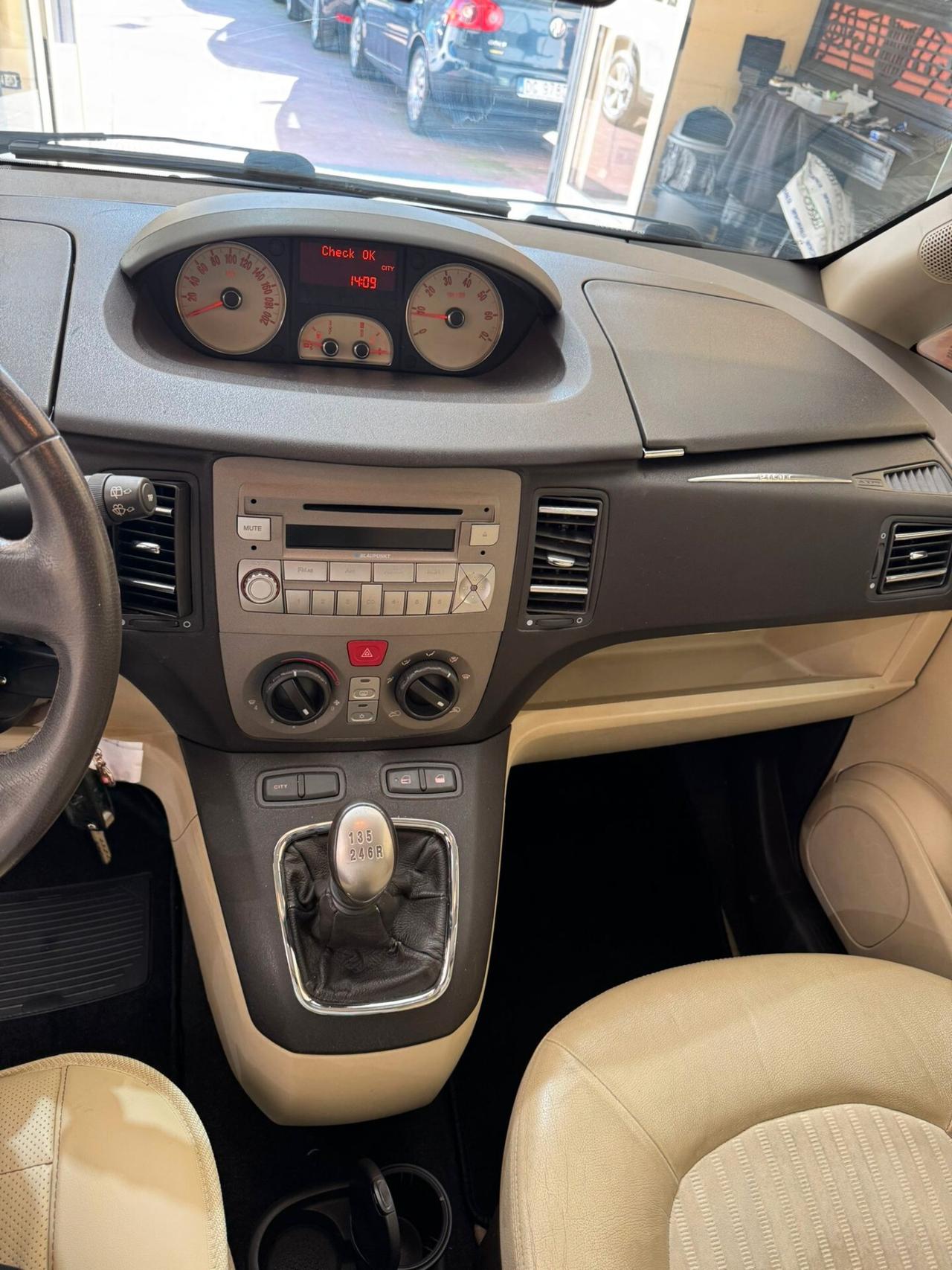 Lancia MUSA 1.4 16V Platino Plus