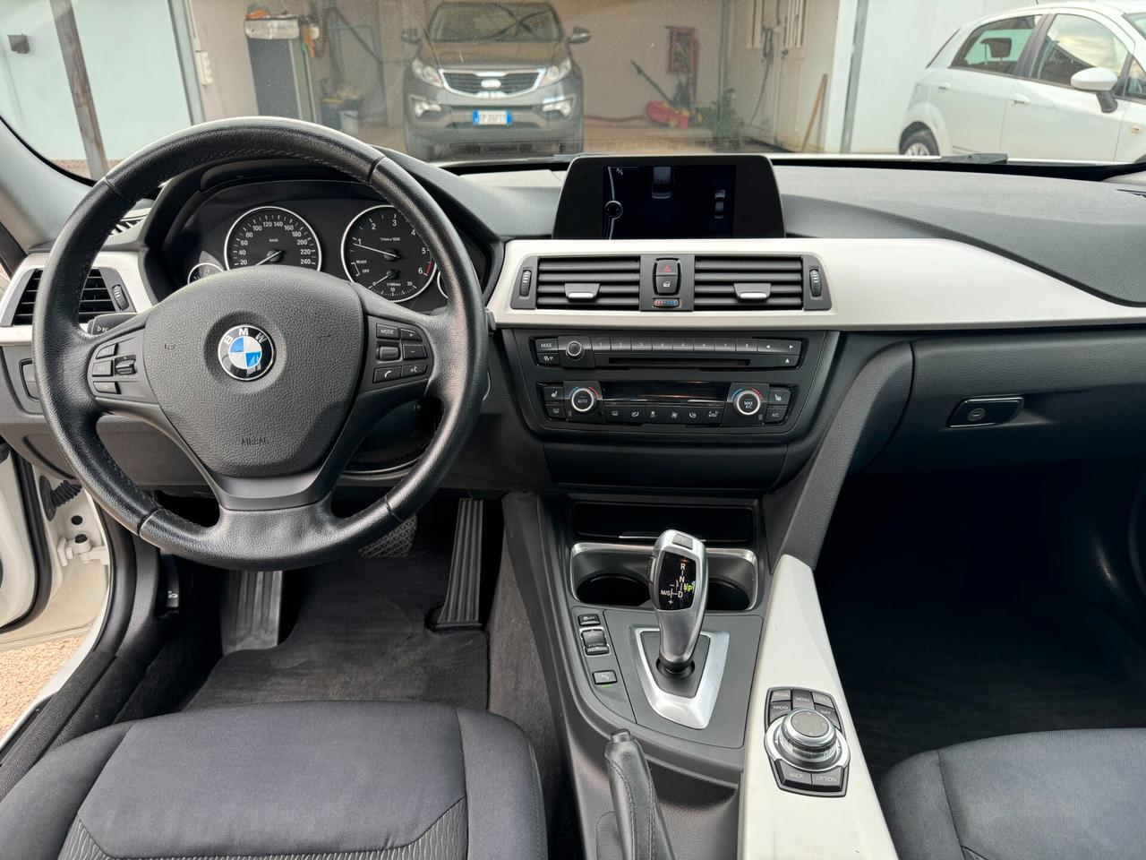 Bmw 318 2.0d 143 Cv Business Auto - 2014