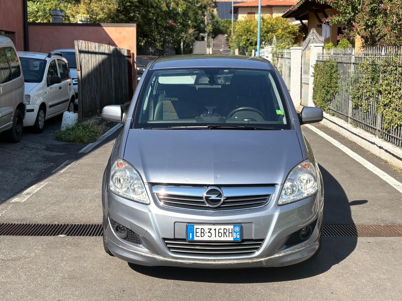 Opel Zafira 1.8 16V GPL-TECH Cosmo 7 POSTI