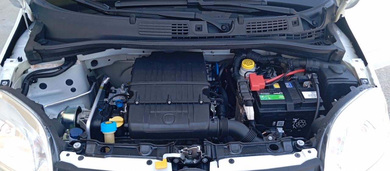 Fiat Panda 1.2i 69 CV - Garanzia-Neopatentati
