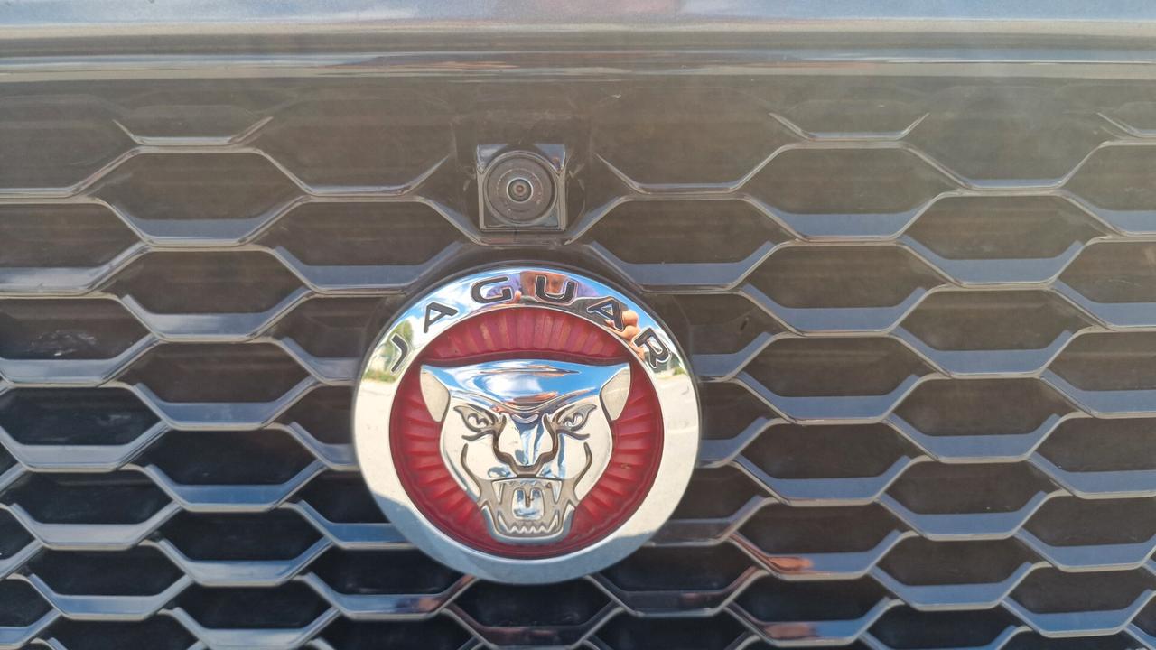 Jaguar E-Pace 2.0D 240 CV AWD aut. R-Dynamic SE