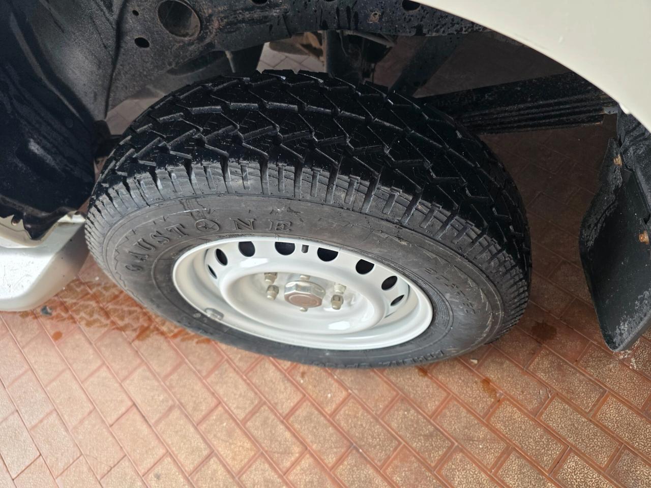 Mitsubishi L200 Autocarro preparata e garantito 12 mesi