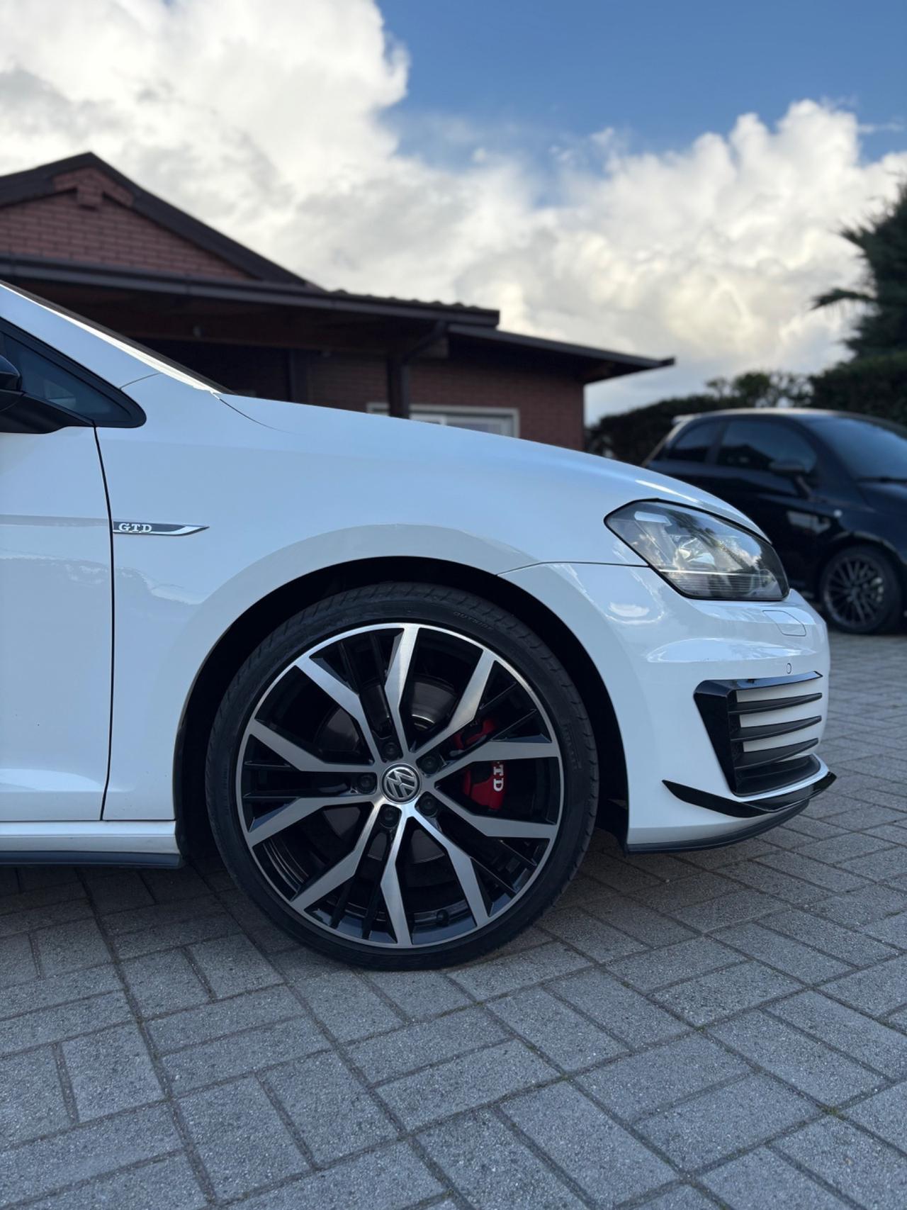 Volkswagen Golf GTD 2.0 TDI DSG 5p.
