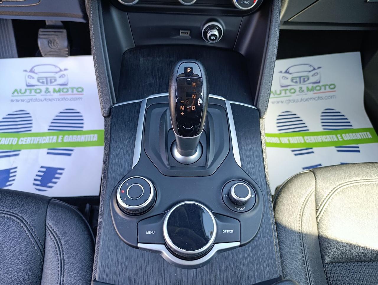 Alfa Romeo Stelvio 2.2 t Business Q4 210cv auto my19