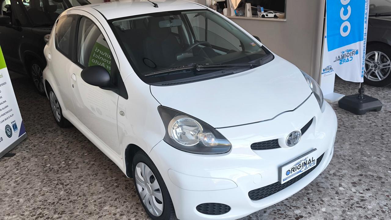 Toyota Aygo 1.0 12V VVT-i 5 porte Sol Connect