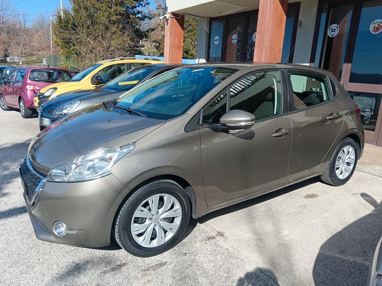 Peugeot 208 1.4 HDi 68CV 5P NEOPATENTATI