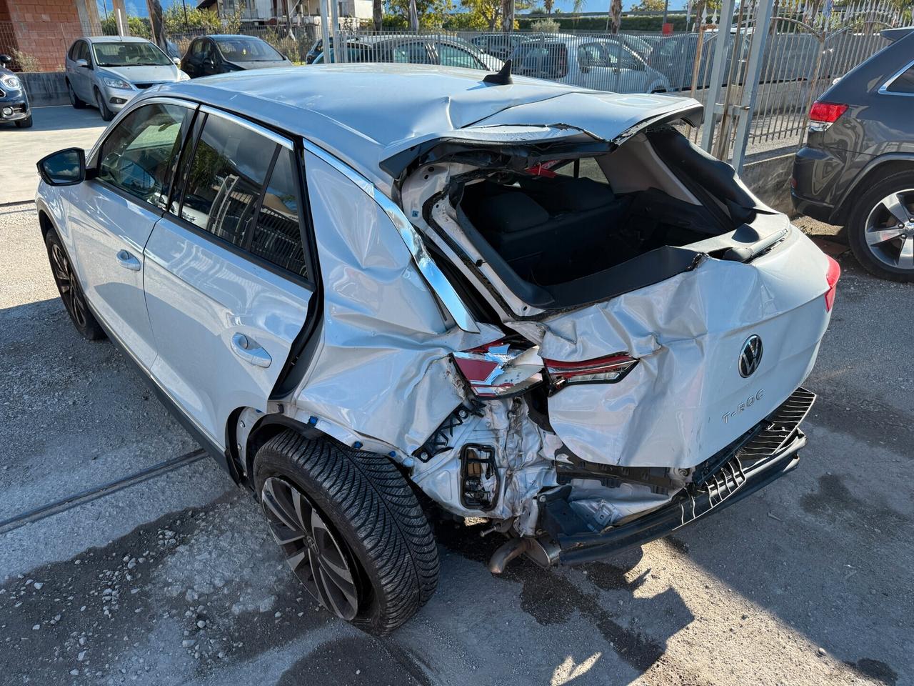 VOLKSWAGEN T-ROC 2021 1.0 BENZINA 110CV *SINISTRATA