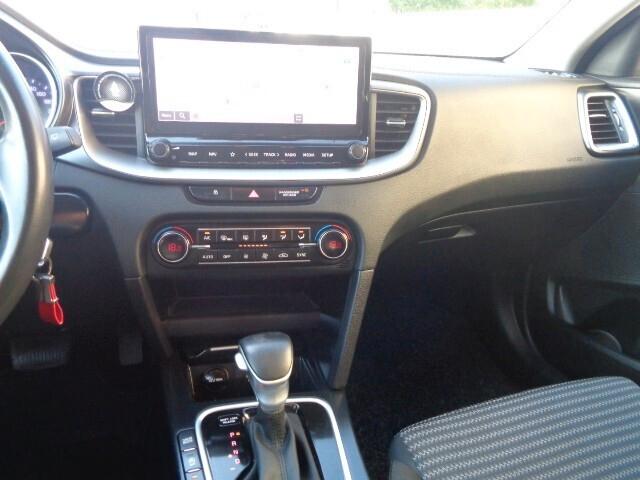 Ceed 1.6 CRDi 136 CV MHEV DCT SW Business NESSUN VINCOLO DI FINANZIAMENTO