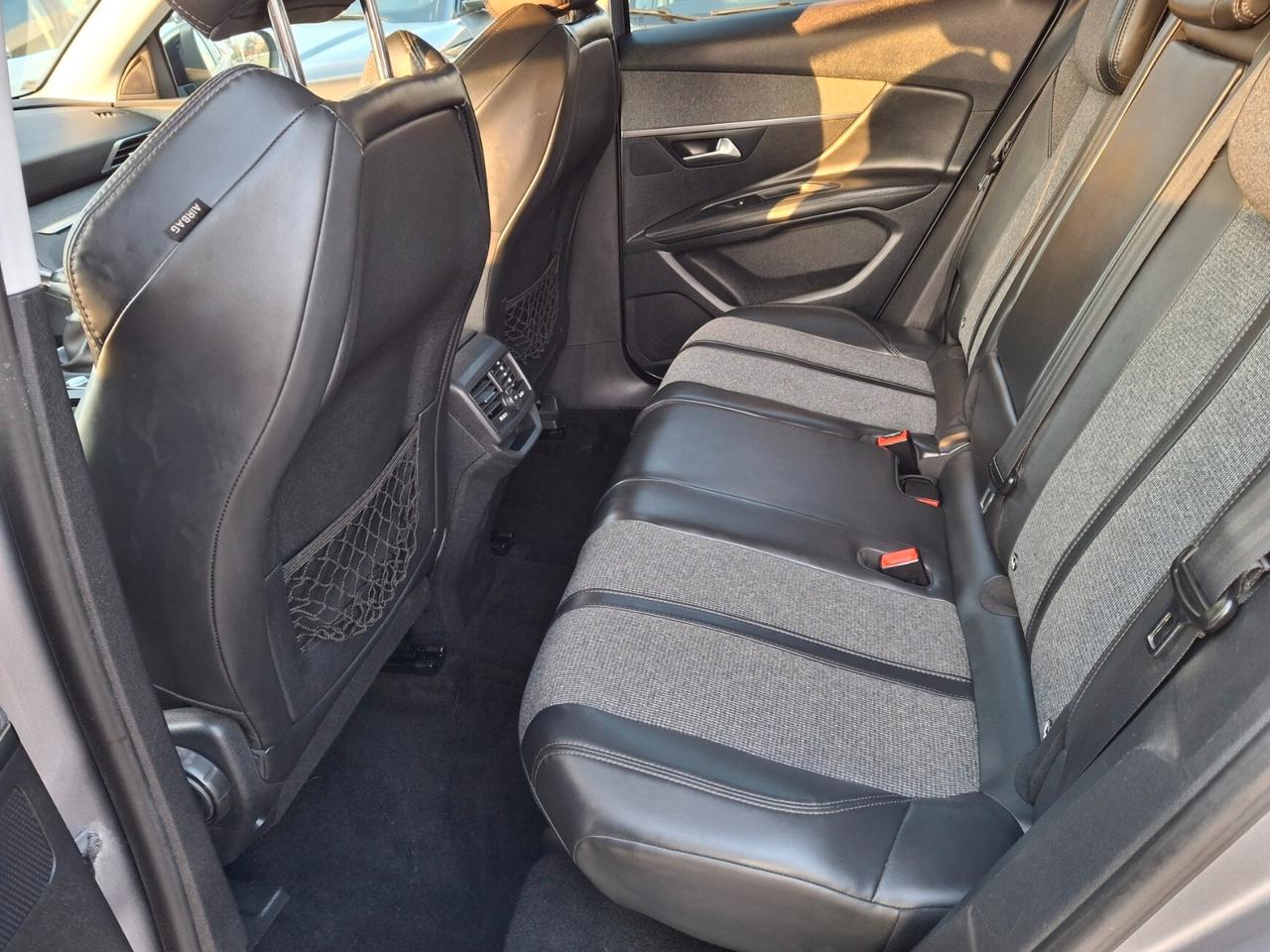 Peugeot 3008 BlueHDi 120 S&S Allure