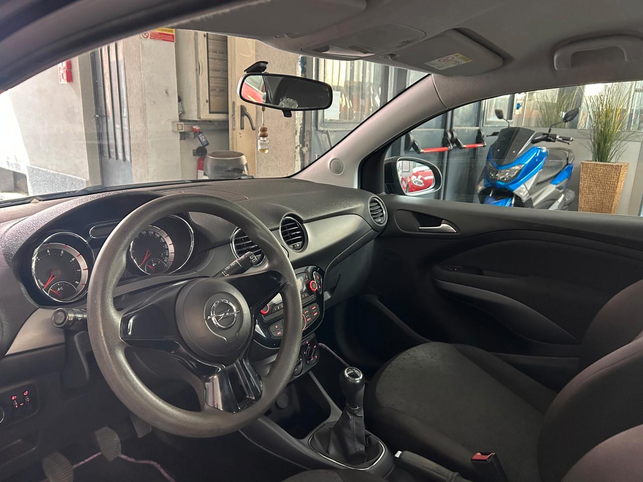 Opel Adam 1.2 70 CV