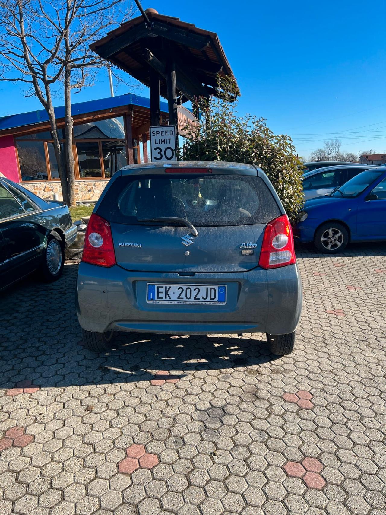 Suzuki Alto 1.0 L