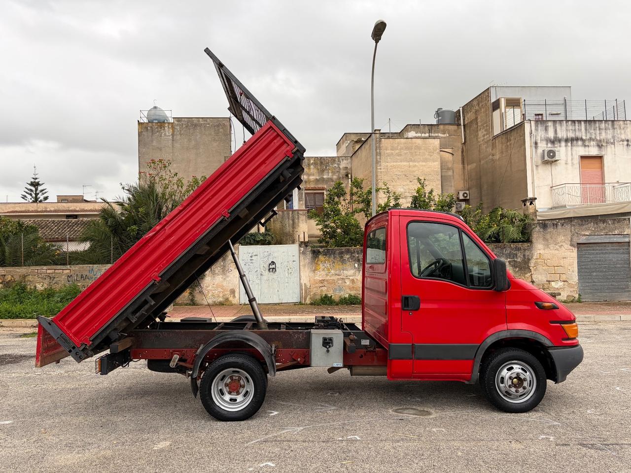 Iveco Daily 35S13 2.8 TDI PC Cabinato