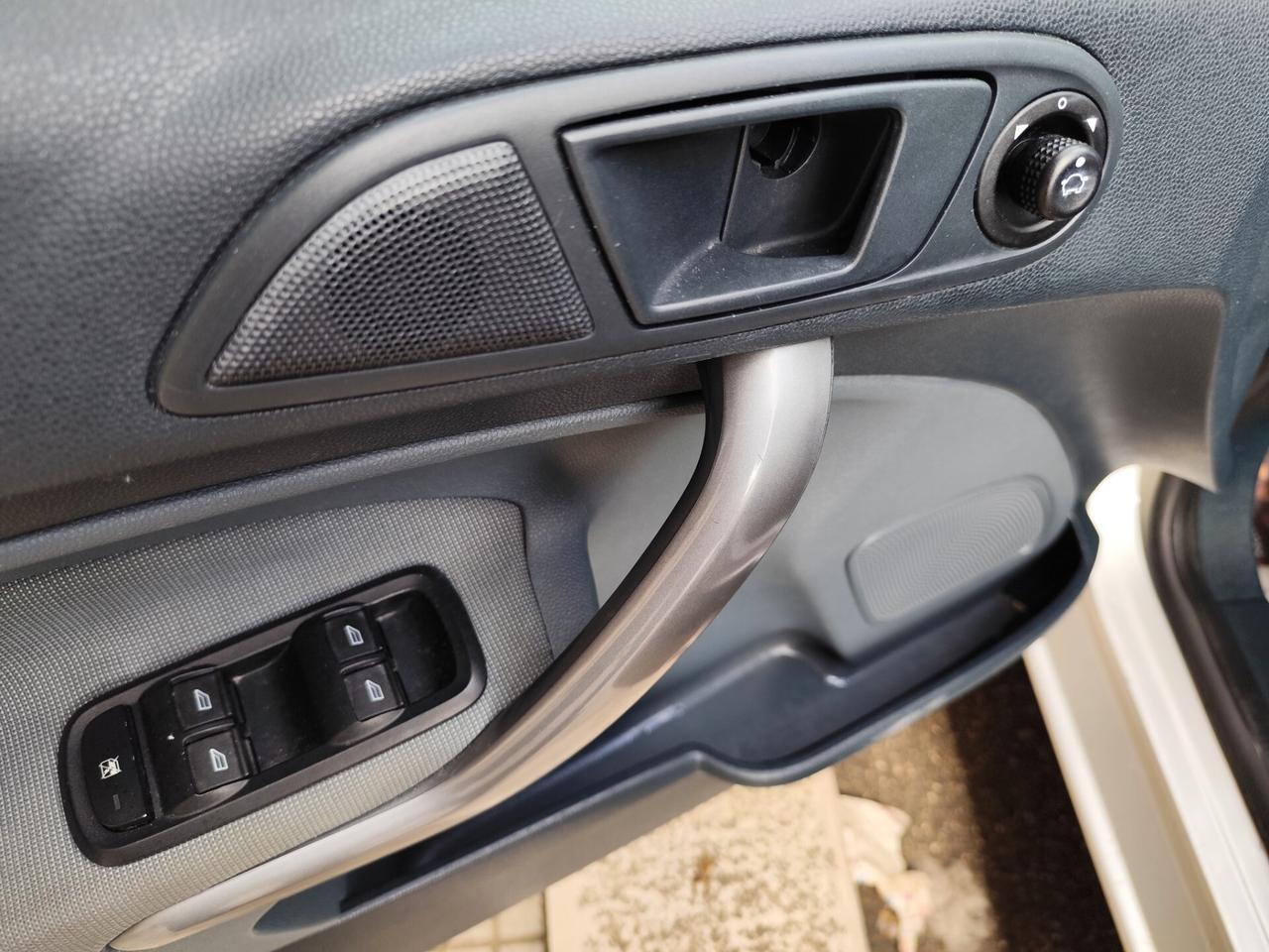 Ford Fiesta 1.4 BENZ/GPL 97CV PERFETTA