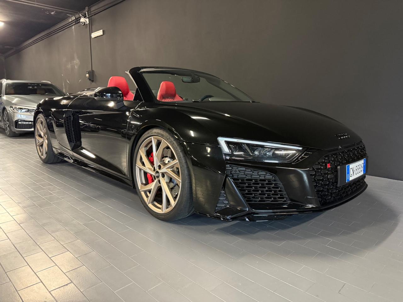 Audi R8 Spyder V10 RWD S tronic performance