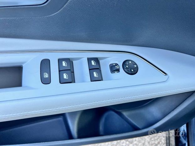 PEUGEOT 3008 BlueHDi 130 S&S Allure