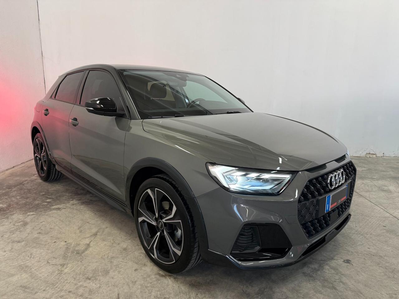 Audi A1 Allstreet 30 1.0 Tfsi Identity Contrast 110cv s tronic SERVICE E GARANZIA AUDI