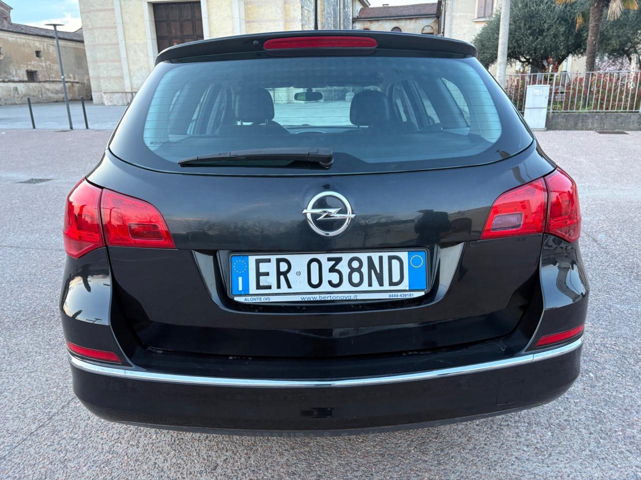 Opel Astra 1.7 CDTI 110CV Sports anno 2013