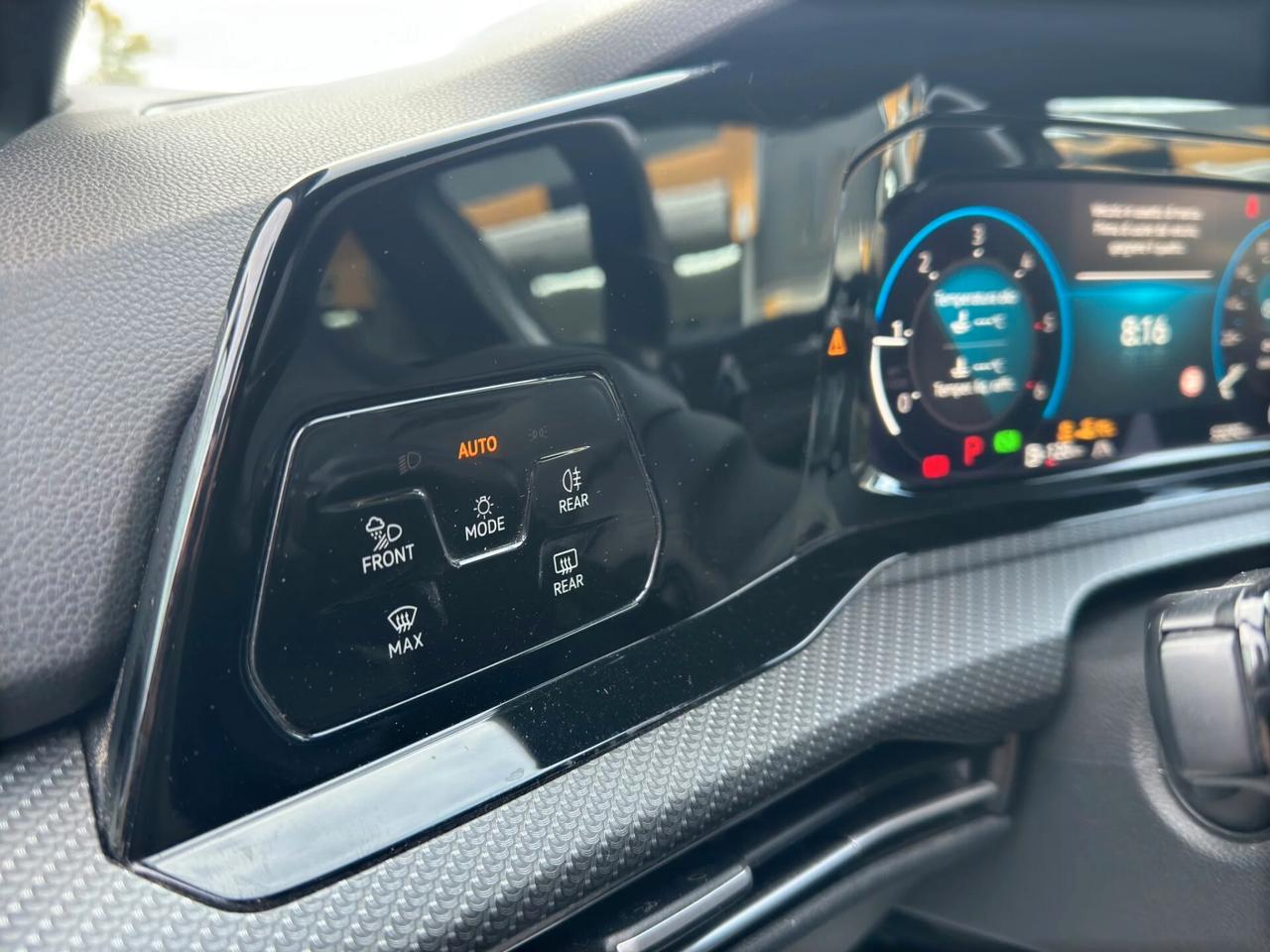 Volkswagen Golf 2.0 TDI 150 CV DSG SCR R-Line