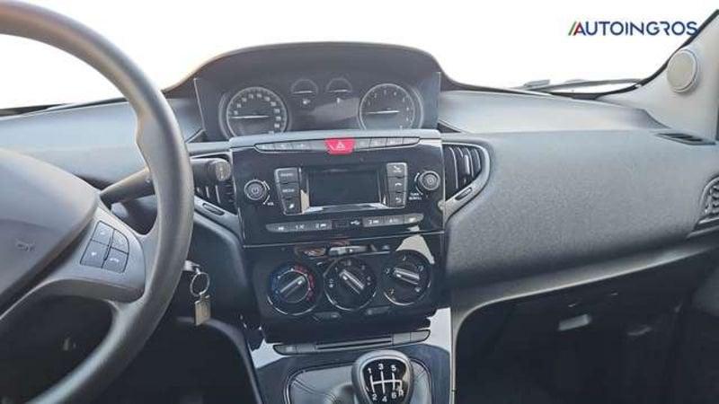 Lancia Ypsilon 1.0 FireFly Hybrid Silver