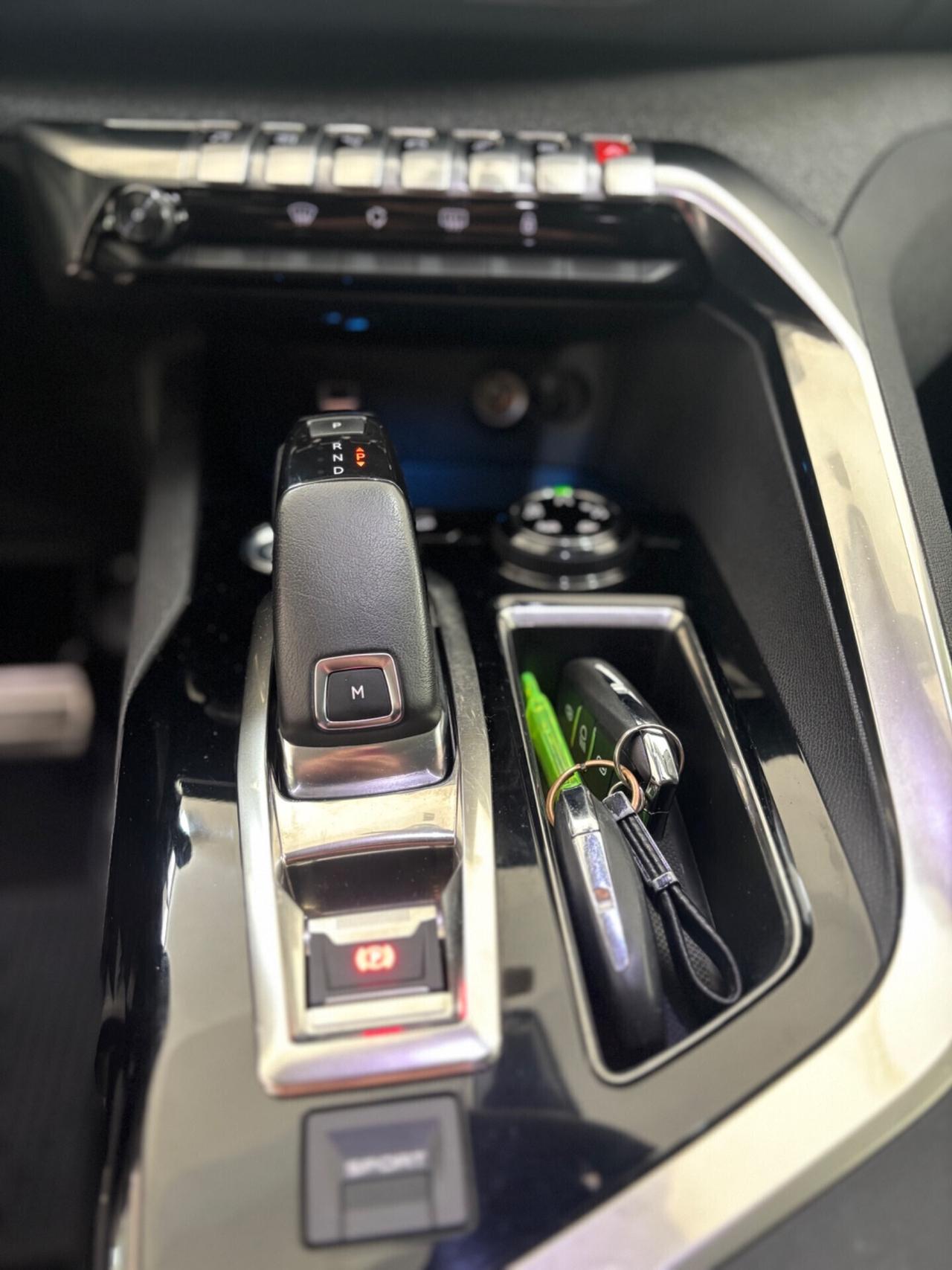 Peugeot 3008 BlueHDi 130 S&S EAT8 Crossway