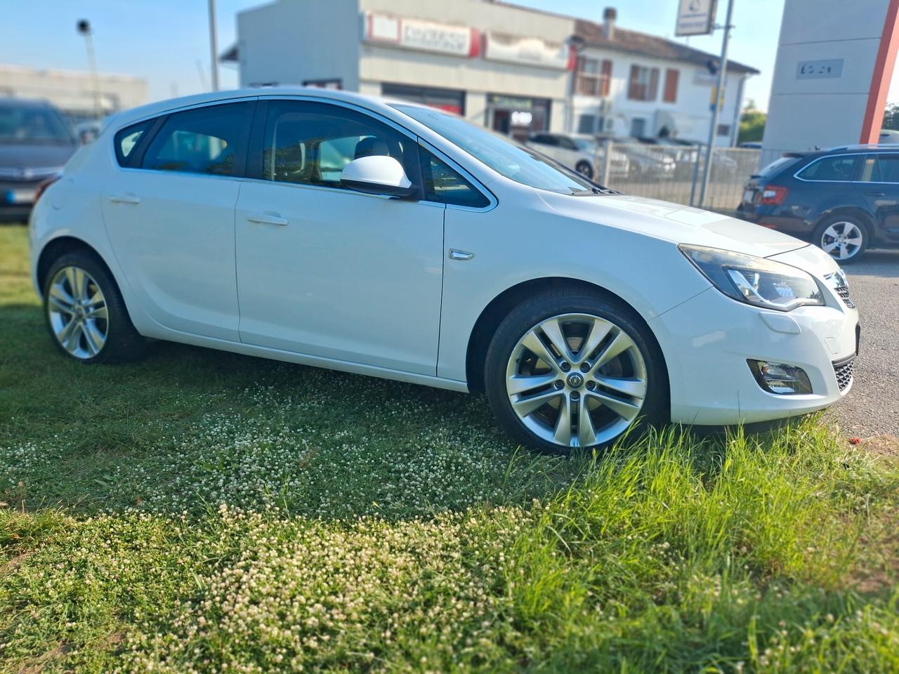 Opel Astra 1.7 CDTI 110CV 5 porte Cosmo, BERLINA