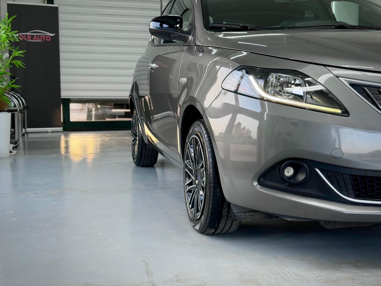 Lancia Ypsilon 1.0 FireFly 5 porte S&S Hybrid Gold