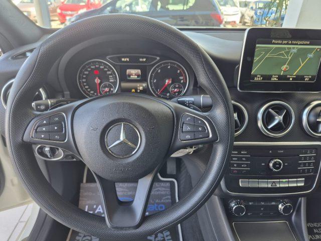 MERCEDES-BENZ A 160 d Automatic Premium