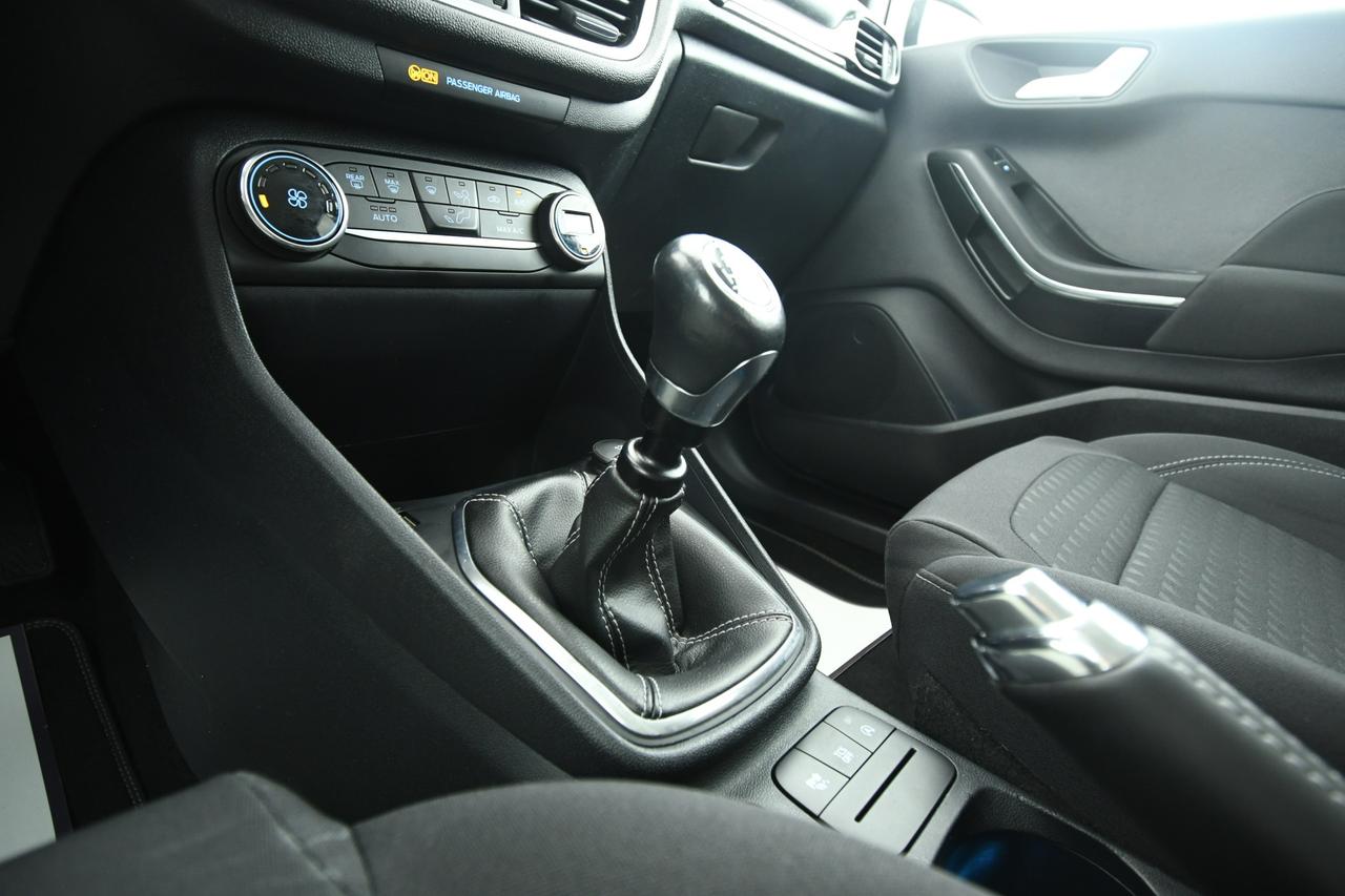 FORD Fiesta 5p 1.0 ecoboost hybrid Titanium s&s 125cv NEOPATENTATI+BLUETOOTH