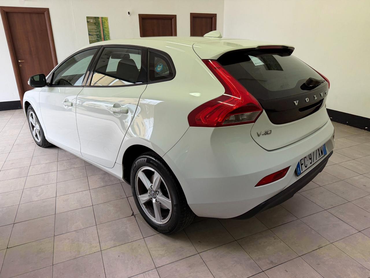Volvo V40 D2 2016 BERLINA EURO6 OK NEOPATENTATI