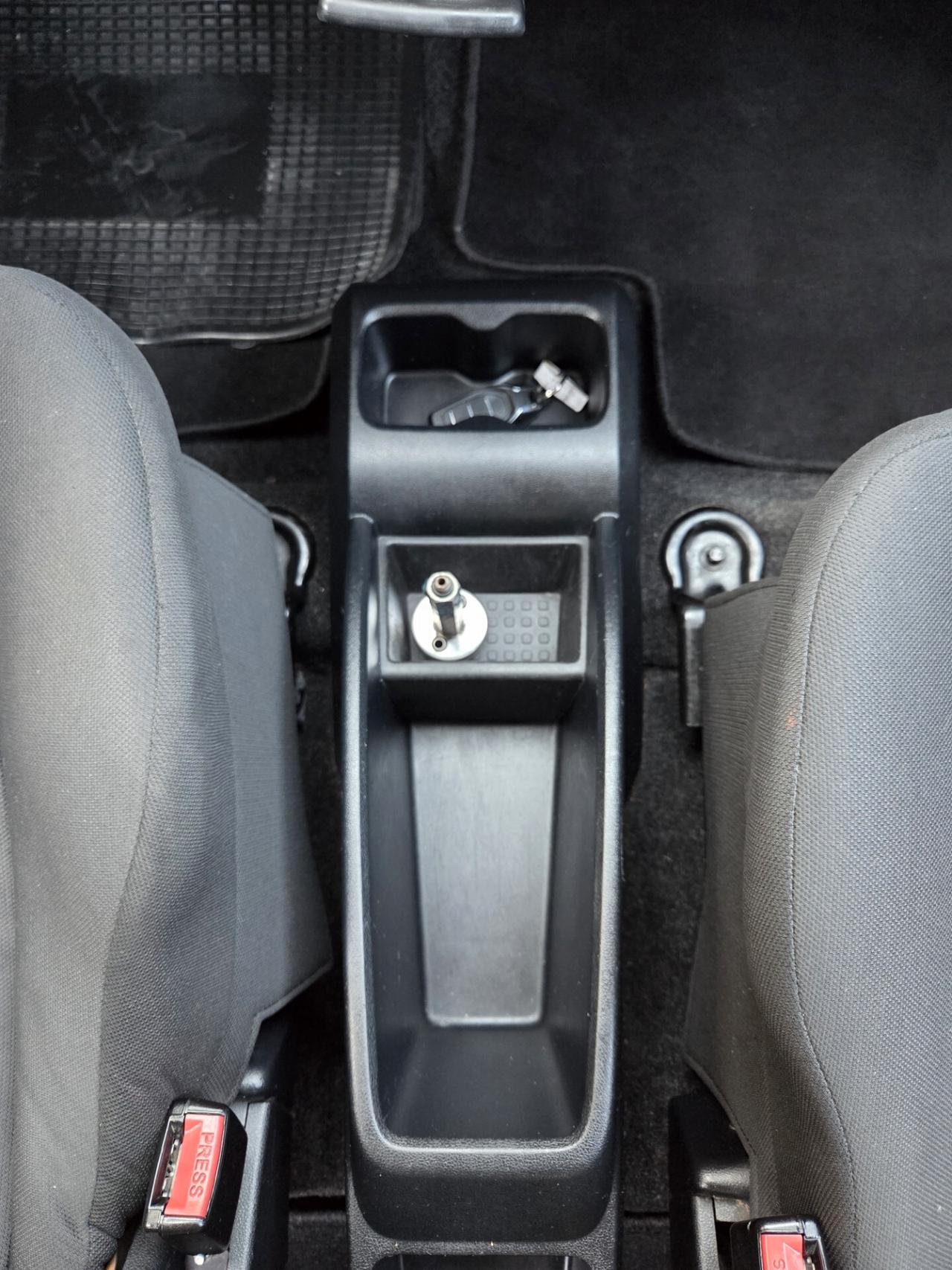 Mahindra KUV100 1.2 GPL K8 - UNICO PROPRIETARIO