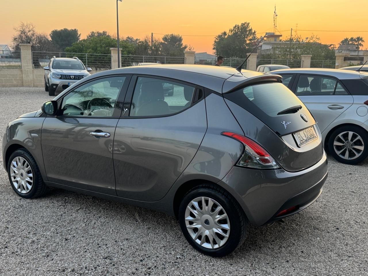 Lancia Ypsilon 1.2 69 CV 5 porte S&S Gold
