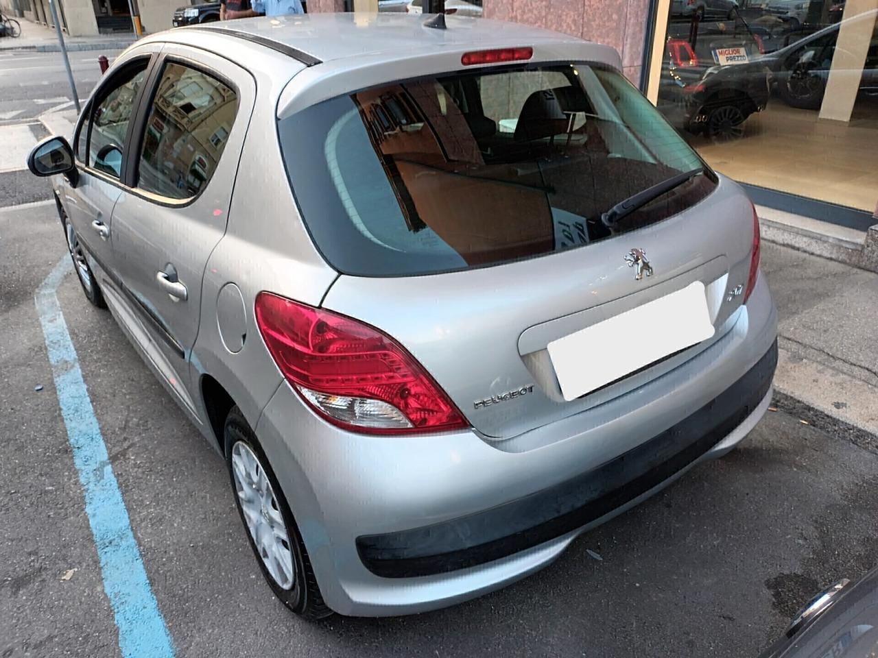 Peugeot 207 - APERTI AD AGOSTO