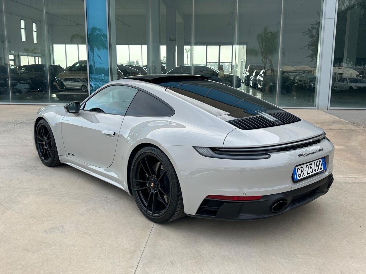 Porsche 992 Carrera 4 GTS possibilità noleggio no scoring