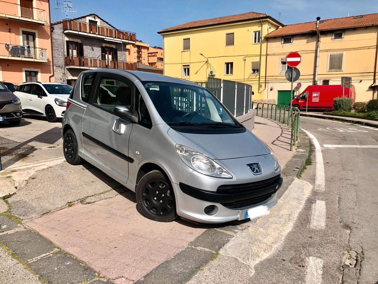 Peugeot 1007 ADATTA A NEO PATENTATI