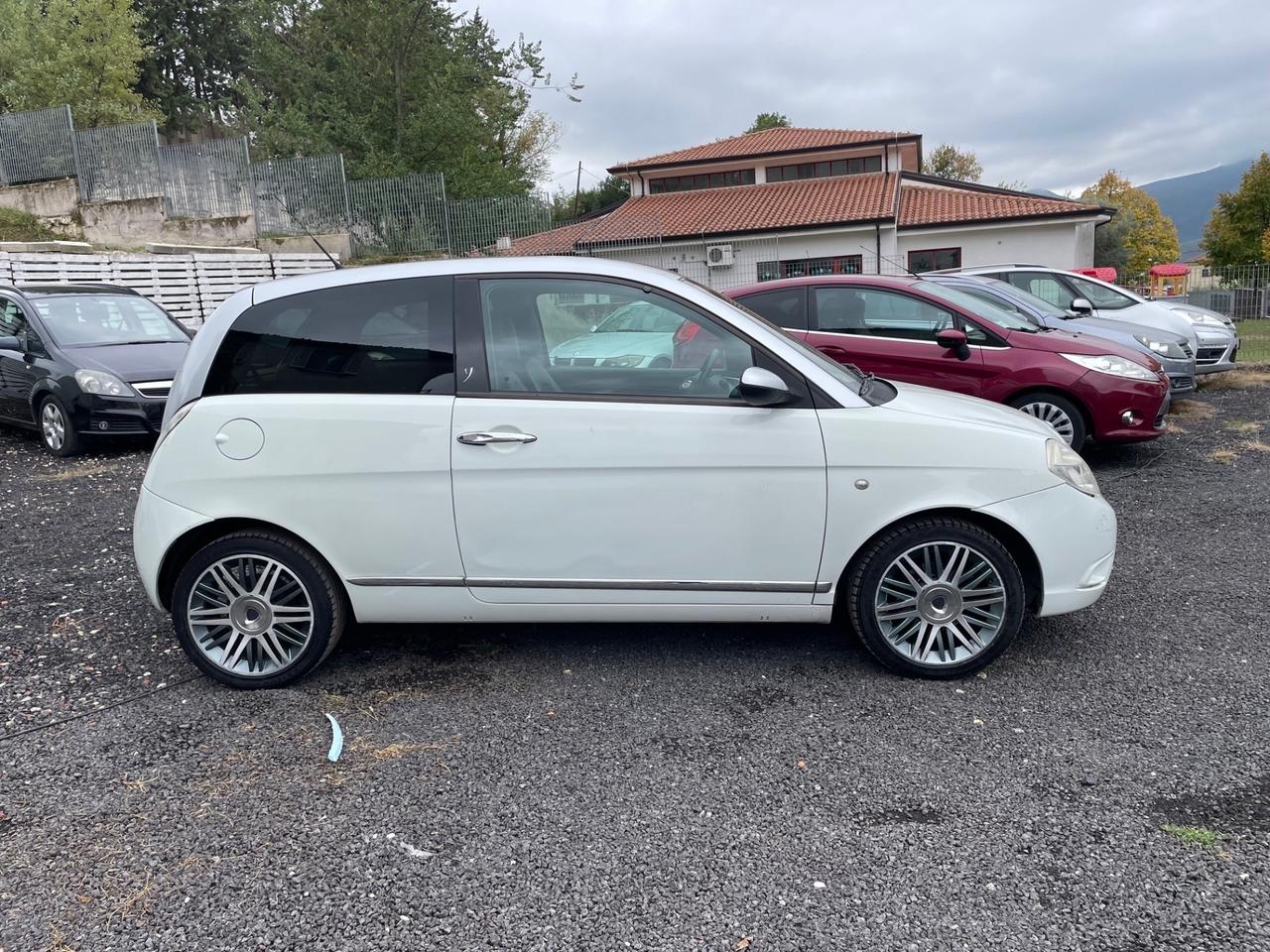 Lancia Ypsilon 1.2 Modamilano