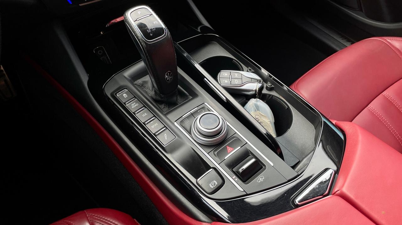 MASERATI LEVANTE 3.0 GRANSPORT Q4 V6 275CV - FULL LED, PELLE, SOSPENSIONI REGOLABILI, SEDILI ELETTRICI