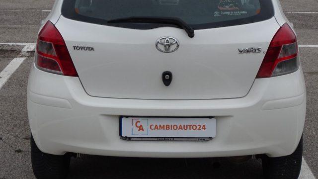 TOYOTA Yaris 1.300 100 cv, 5 porte, versione "Sol", Garanzia..
