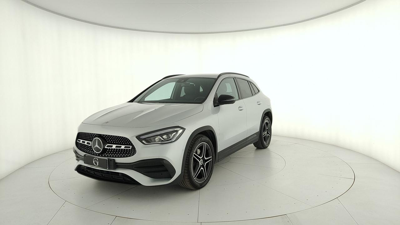 Mercedes-Benz GLA 180 d Premium auto