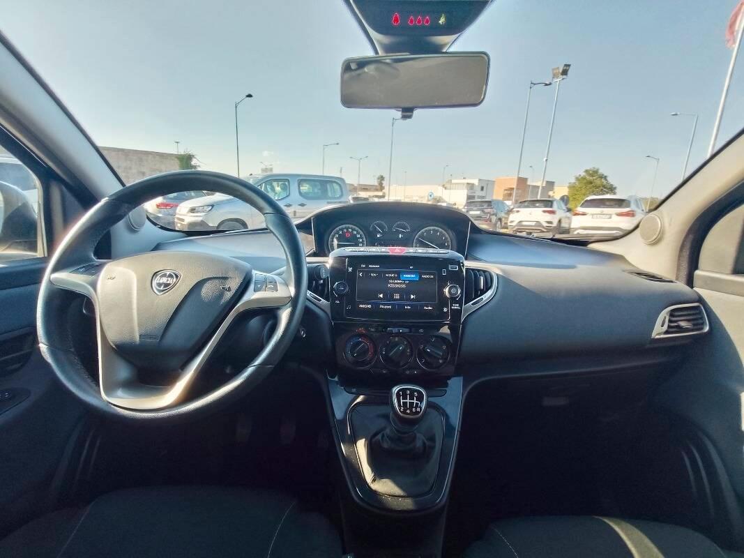 Lancia Ypsilon III 1.0 firefly hybrid Gold s&s 70cv