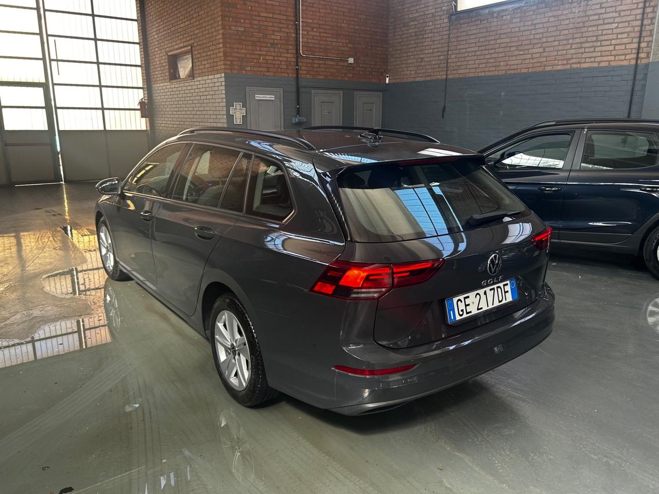 Volkswagen Golf variant 2.0 TDI 115 CV SCR Life Neopatentati