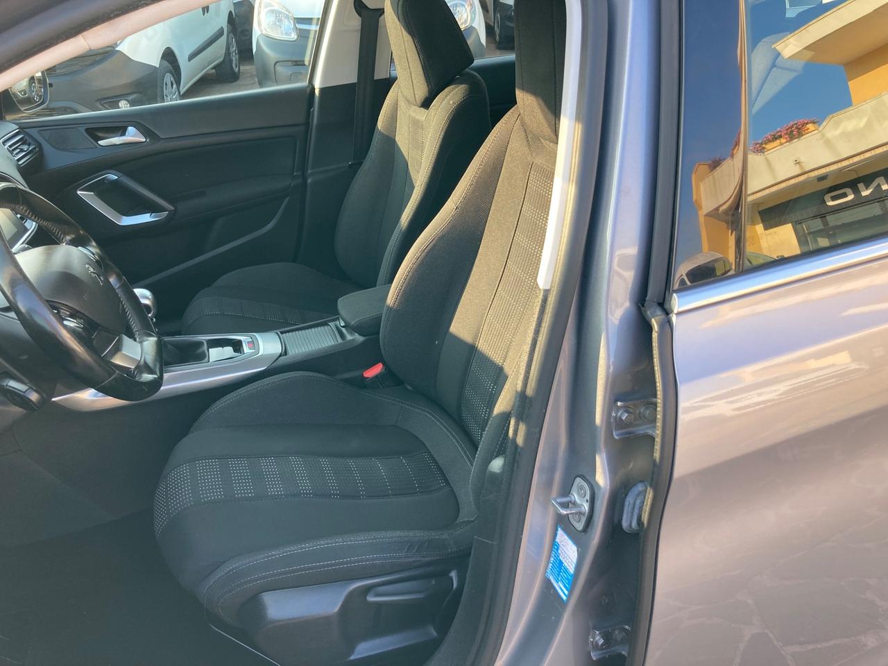 Peugeot 308 BlueHDi 120 S&S SW Allure ( Gancio Traino)