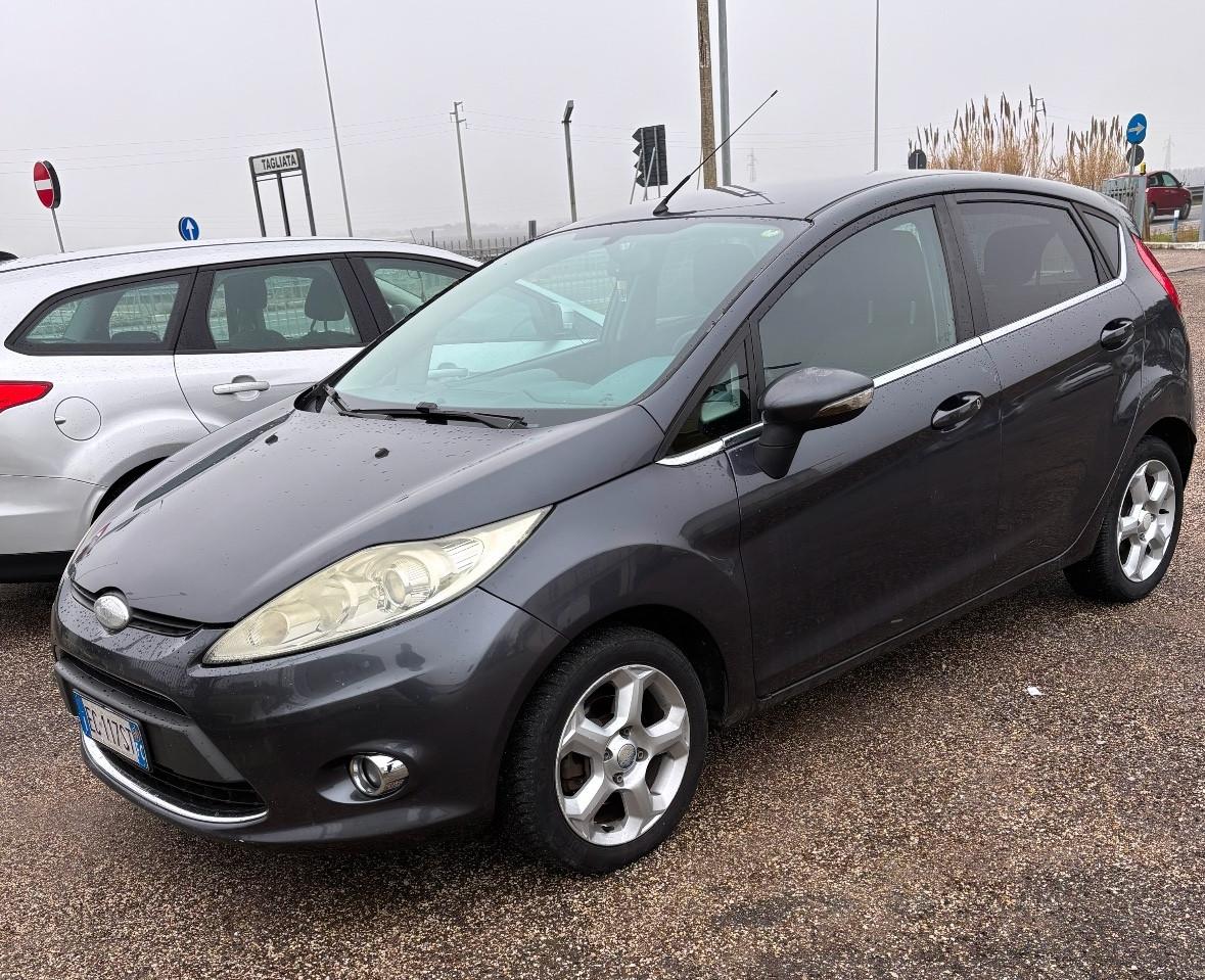 Ford Fiesta 1.4 TDCi 68CV 5 porte Titanium