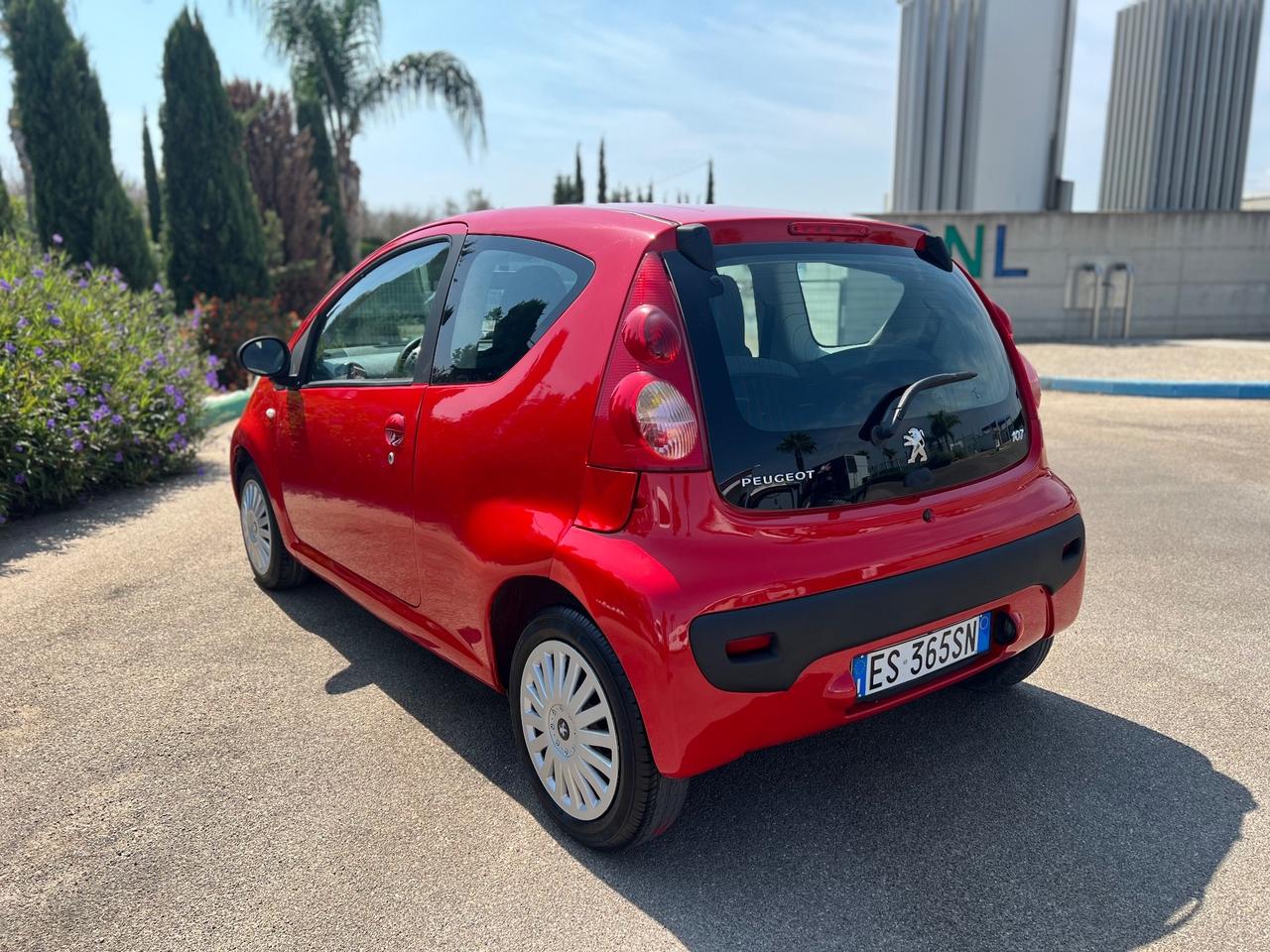 Peugeot 107 1.0 68CV 3p. SOLI 25.000KM