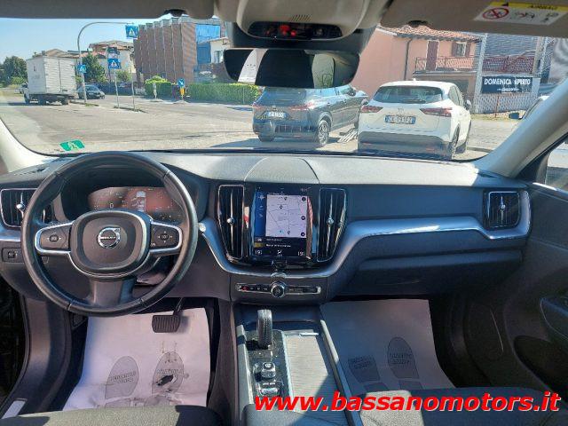 VOLVO XC60 B4 (d) AWD Geartronic Momentum Pro PROMO PRIMAVERA