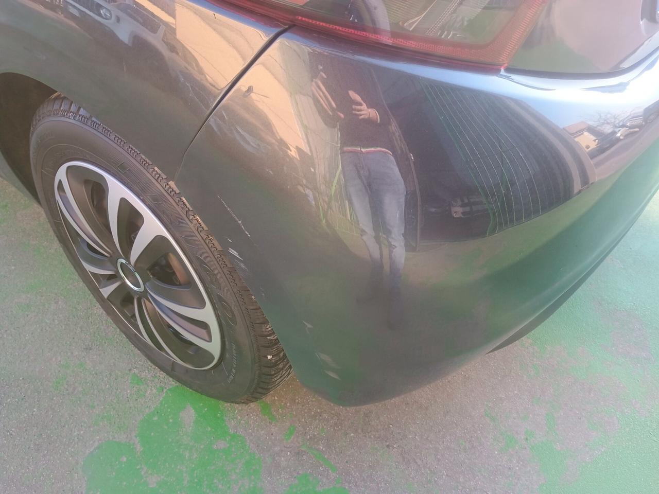 PEUGEOT 208 NEOPATENTATI