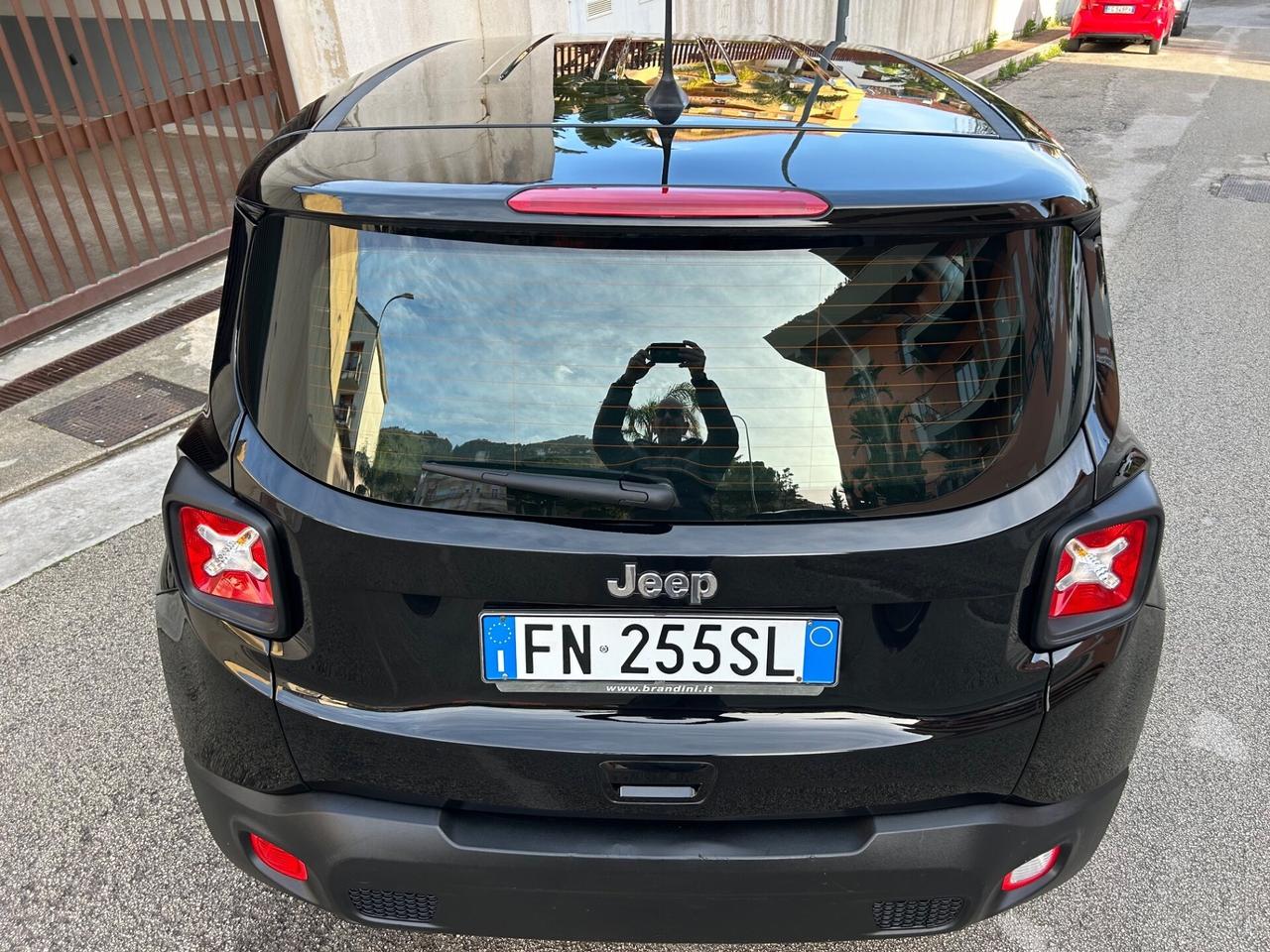 Jeep Renegade 1.6 Mjt Sport ideale per neo patenta